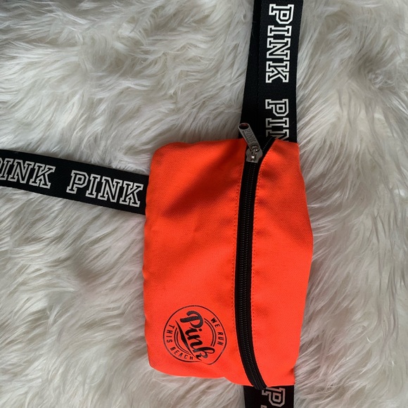 Bright hot pink Fannypack - Picture 3 of 7